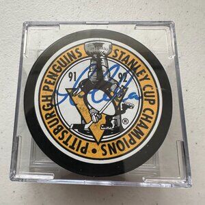 MARIO LEMIEUX SIGNED PITTSBURGH PENGUINS AUTOGRAPHED NHL PUCK IN CASE W/COA 840